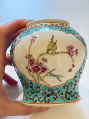 Ten Chinese famille rose and verte wares, Qianlong and Jing De Zhen 景德鎮 marks, 20th C. — foto 8