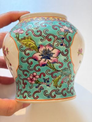 Ten Chinese famille rose and verte wares, Qianlong and Jing De Zhen 景德鎮 marks, 20th C. — foto 9