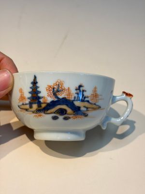 Ten Chinese Imari-style 'Riverscape' cups and saucers, Qianlong — photo 71