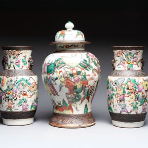 Ten Chinese Nanking famille rose and verte vases, 19/20th C. — foto 2
