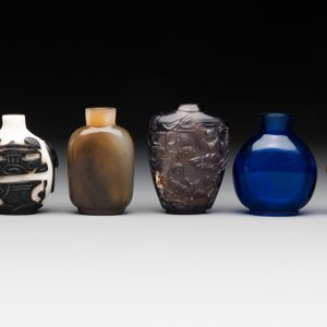 Ten Chinese overlay, multi-coloured and monochrome glass snuff bottles, 19/20th C. — photo 6