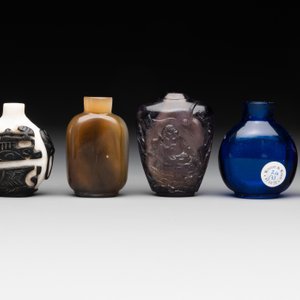 Ten Chinese overlay, multi-coloured and monochrome glass snuff bottles, 19/20th C. — photo 7