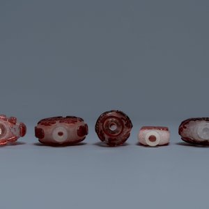 Ten Chinese red overlay, snowflake and transparent glass snuff bottles, 18/20th C. — photo 4