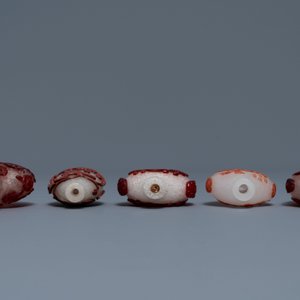 Ten Chinese red overlay, snowflake and transparent glass snuff bottles, 18/20th C. — photo 8