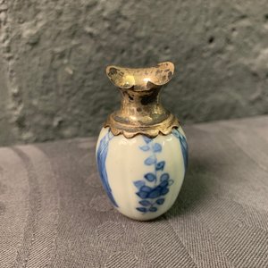 Ten Chinese silver-mounted blue and white miniature vases, Kangxi — 照片 14