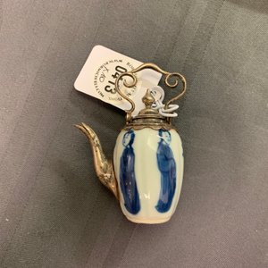 Ten Chinese silver-mounted blue and white miniature vases, Kangxi — 照片 15