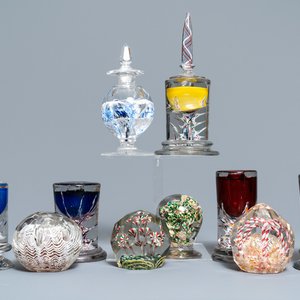 Ten glass paperweights, France, 18/20h C. — 照片 1