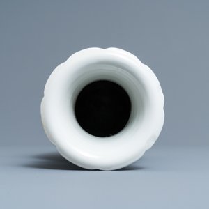 Ten mostly Chinese blue and white, famille rose and Imari-style vases, Kangxi and later — photo 12