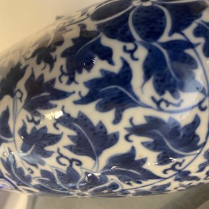Ten mostly Chinese blue and white, famille rose and Imari-style vases, Kangxi and later — photo 26