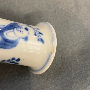 Ten mostly Chinese blue and white, famille rose and Imari-style vases, Kangxi and later — photo 31