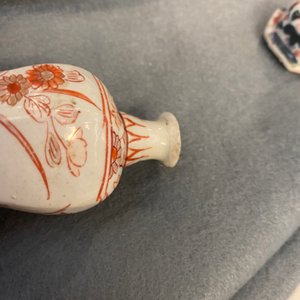Ten mostly Chinese blue and white, famille rose and Imari-style vases, Kangxi and later — photo 32