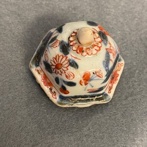 Ten mostly Chinese blue and white, famille rose and Imari-style vases, Kangxi and later — photo 33