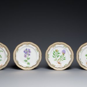 Ten Royal Copenhagen porcelain 'Flora Danica' plates with pierced rims, Denmark, 20th C. — photo 4