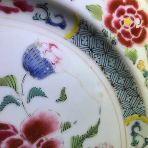 Ten various Chinese famille rose plates, Yongzheng and later — photo 15
