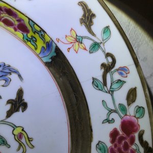 Ten various Chinese famille rose plates, Yongzheng and later — photo 8
