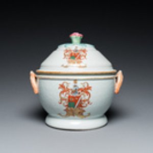 Terrine au couvercle percé en porcelaine de Chine famille rose aux armes de 'de Heere' pour le marché hollandais, Qianlong — photo 2