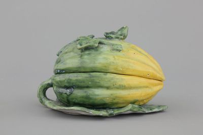 Terrine couverte en faïence polychrome de Delft en forme de melon, 18e