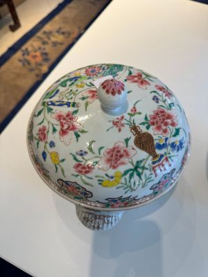 Terrine couverte et un bol en porcelaine de Chine famille rose, Yongzheng/Qianlong — photo 5