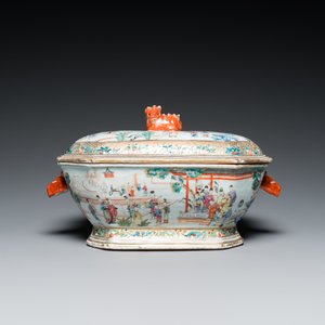 Terrine couverte sur son support de forme octogonale en porcelaine de Chine famille rose à sujet mandarin, Qianlong — photo 4