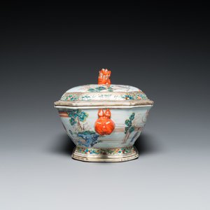 Terrine couverte sur son support de forme octogonale en porcelaine de Chine famille rose à sujet mandarin, Qianlong — photo 5