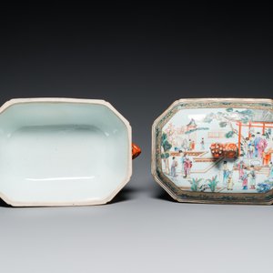 Terrine couverte sur son support de forme octogonale en porcelaine de Chine famille rose à sujet mandarin, Qianlong — photo 9