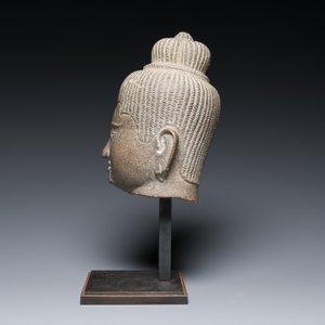 Tête d'Uma en grès gris poli, art khmer, style Baphuon, époque d'Angkor, le Cambodge, 11ème — photo 5