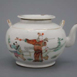 Theepot in Chinees porselein, famille rose, 19e eeuw — foto 1