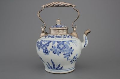 Theepot met deksel, met zilveren montuur, Transitieperiode, 17e eeuw