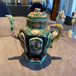 Théière couverte en biscuit émaillé vert, Chine, Kangxi — photo 8