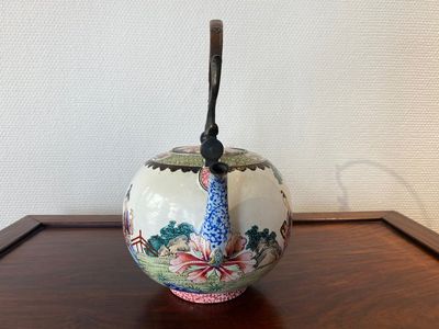 Théière couverte en émail de Canton, Chine, Qianlong — photo 2