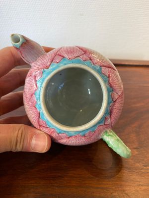 Théière couverte en forme de lotus en porcelaine de Chine famille rose, Yongzheng — photo 7