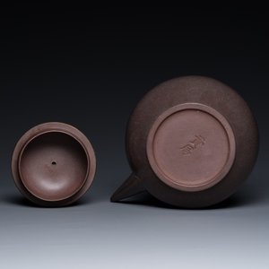 Théière couverte en grès de Yixing poli de couleur pourpre pour le marché thai, Chine, 19ème — photo 7
