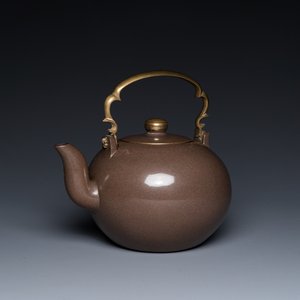 Théière couverte en grès de Yixing poli pour le marché thai, Chine, 19ème — photo 1