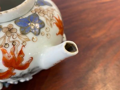 Théière couverte en porcelaine de Chine à décor de carpes en rouge de fer et dorure, Yongzheng — photo 7