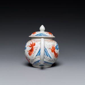 Théière couverte en porcelaine de Chine à décor de carpes et de grues, Yongzheng — photo 4