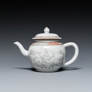 Théière couverte en porcelaine de Chine à décor de chasseurs européens en grisaille, Yongzheng — photo 2
