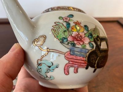 Théière couverte en porcelaine de Chine famille rose à décor d'antiquités, Yongzheng — photo 8