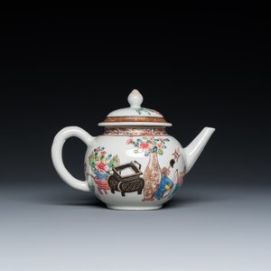 Théière couverte en porcelaine de Chine famille rose à décor d'antiquités, Yongzheng — photo 4