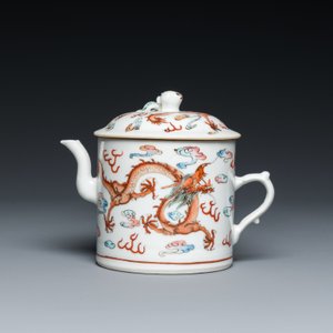 Théière couverte en porcelaine de Chine famille rose à décor de dragons, marque de Qingwan 清玩, 19ème — photo 2