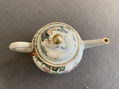 Théière couverte en porcelaine de Chine famille rose à décor des 'Quatre éléments', Qianlong — photo 3
