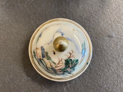 Théière couverte en porcelaine de Chine famille rose à décor des 'Quatre éléments', Qianlong — photo 4