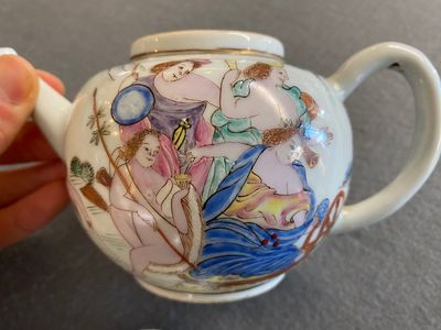 Théière couverte en porcelaine de Chine famille rose à décor des 'Quatre éléments', Qianlong — photo 6