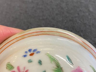 Théière couverte en porcelaine de Chine famille rose à décor d'une dame et un enfant dans un jardin, Qianlong — photo 9