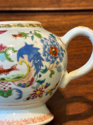 Théière couverte en porcelaine de Chine famille rose à décor 'Pompadour', Qianlong — photo 9