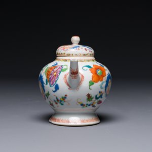 Théière couverte en porcelaine de Chine famille rose à décor 'Pompadour', Qianlong — photo 2