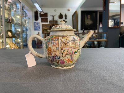 Théière couverte en porcelaine de Chine famille rose à sujet mandarin, Qianlong — photo 2
