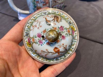 Théière couverte en porcelaine de Chine famille rose à sujet mandarin, Qianlong — photo 9
