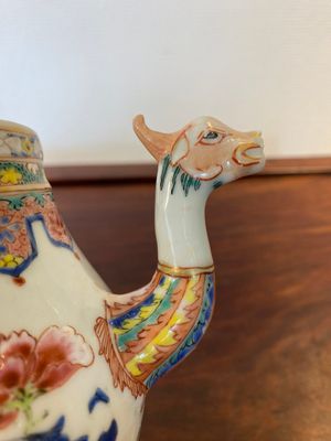 Théière couverte en porcelaine de Chine famille rose au bec en forme de dragon, Yongzheng/Qianlong — photo 11