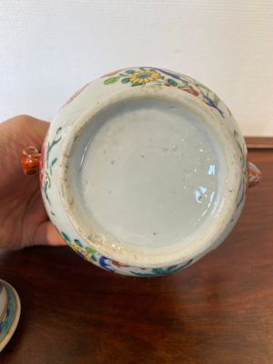 Théière couverte en porcelaine de Chine famille rose au bec en forme de dragon, Yongzheng/Qianlong — photo 8