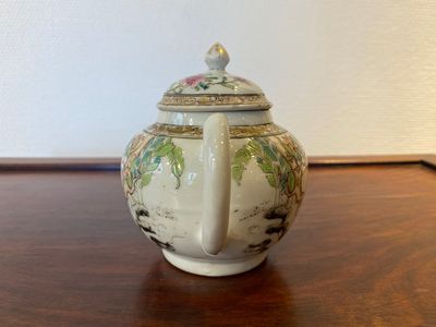 Théière couverte en porcelaine de Chine famille rose, Yongzheng — photo 4